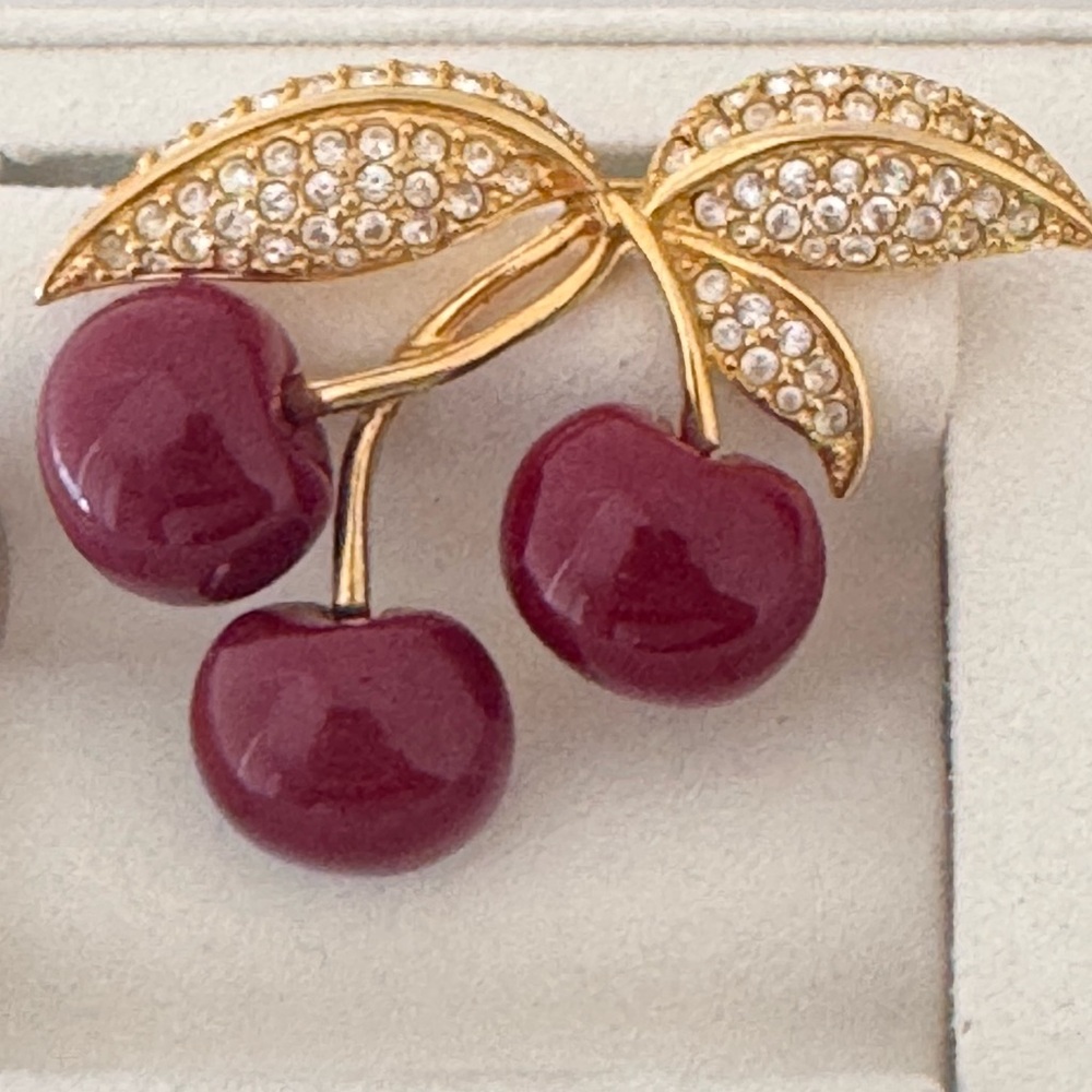 Joan Rivers Brooch Pin Cherries Lucite Swarovski Crystal Pave Leaves Vintage